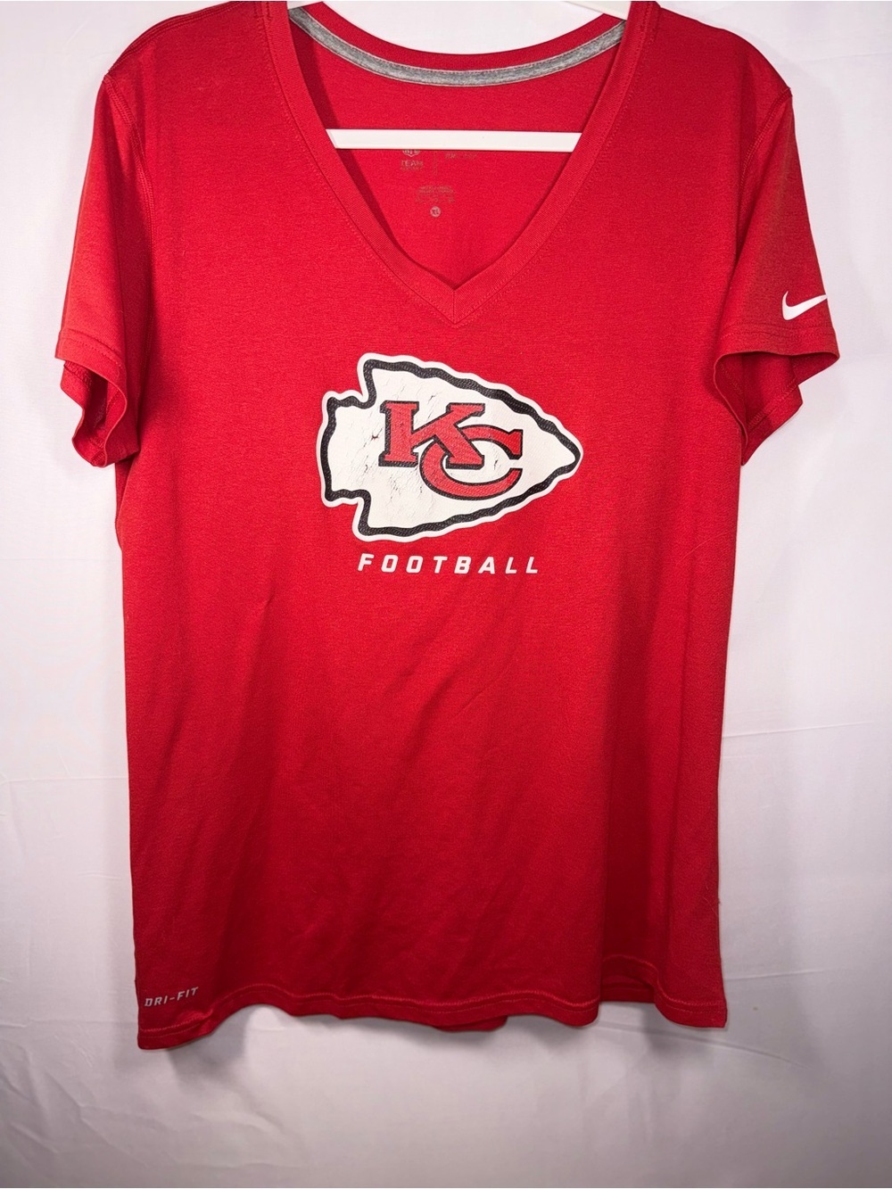 Nike Dri Fit NFL Red Kansas City Chiefs V-Neck Football Short Sleeve Shirt XL